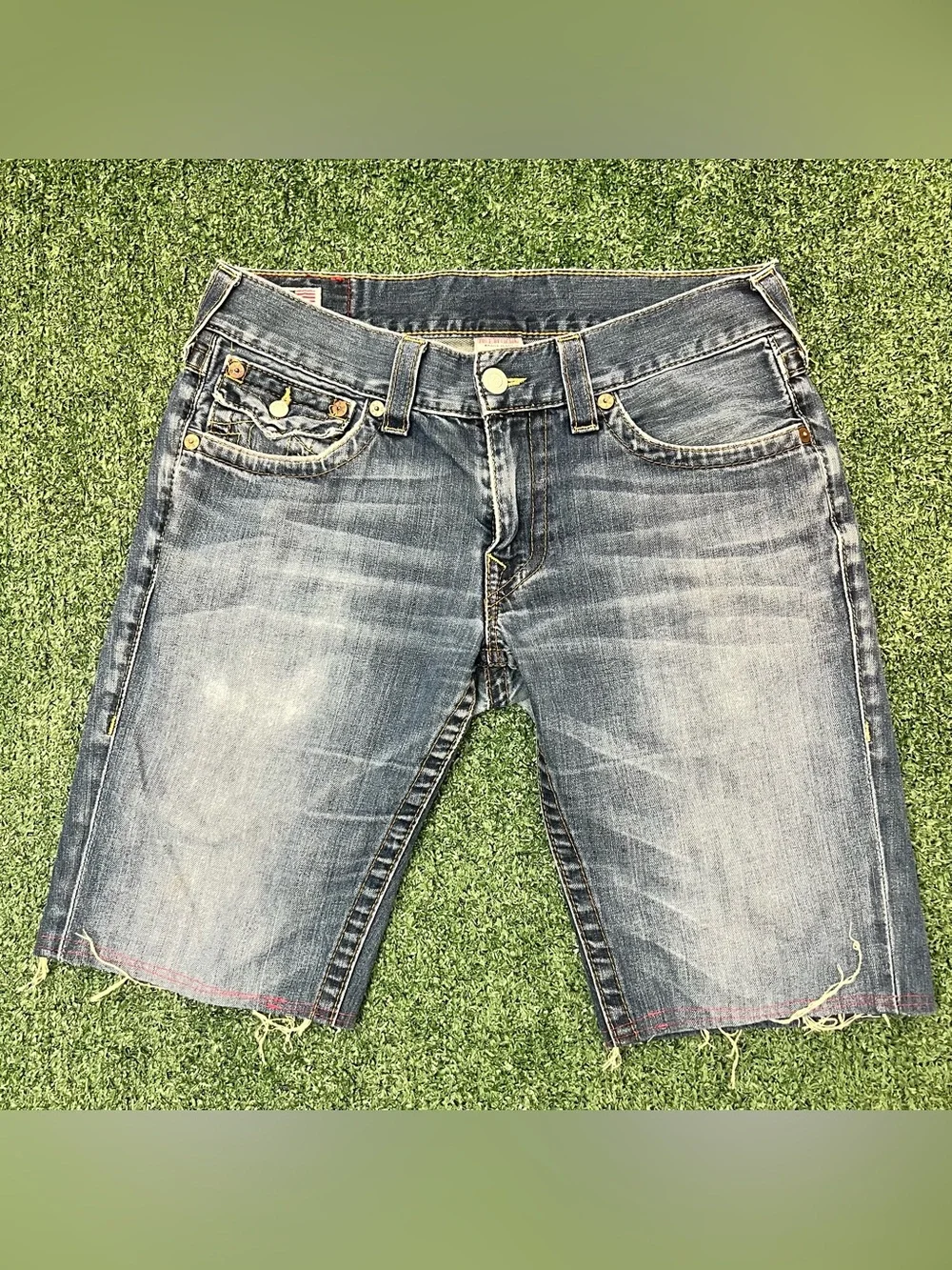 True Religion Billy Super T Y2K 90s Jean Shorts Jorts Size 33 Distressed